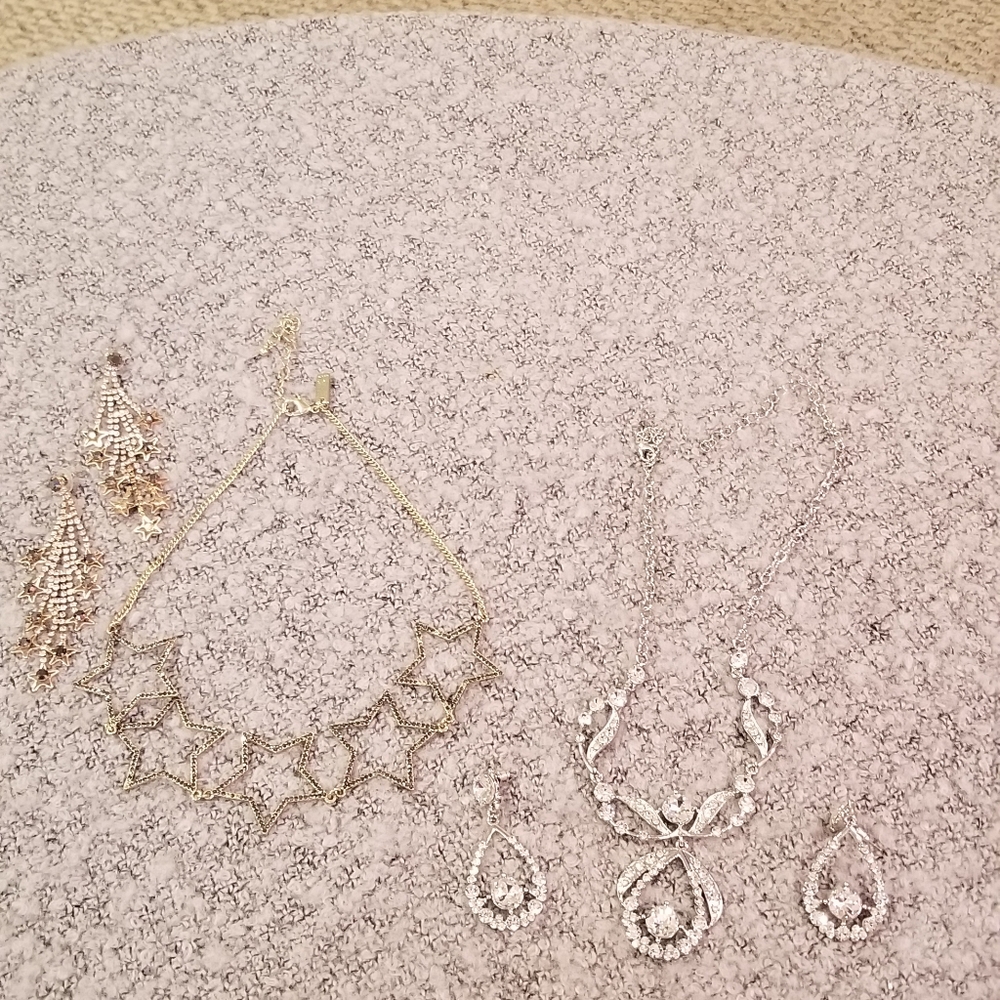 Necklace and earing sets